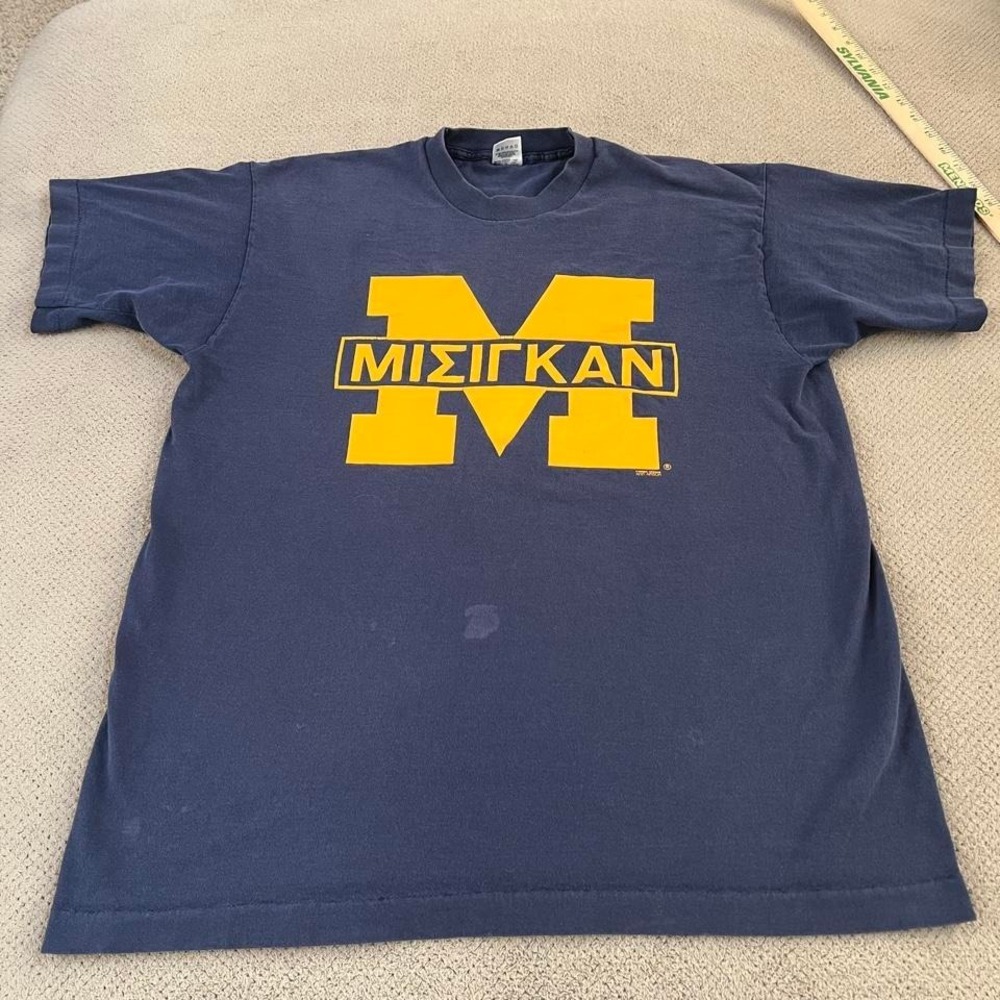 Vintage 1990s university of Michigan wolverines tee